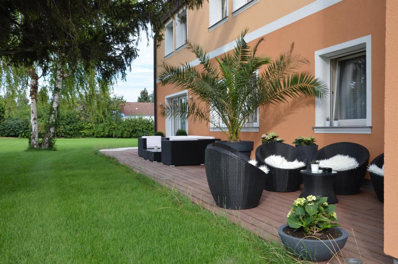 Hotel Maria Gramatneusiedl Exterior photo