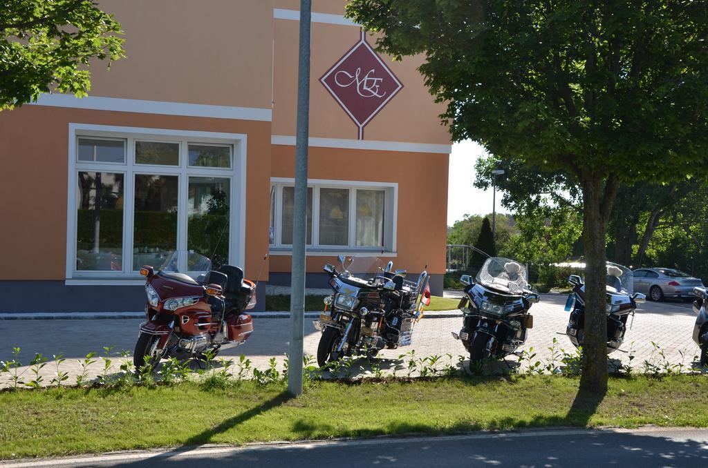 Hotel Maria Gramatneusiedl Exterior photo